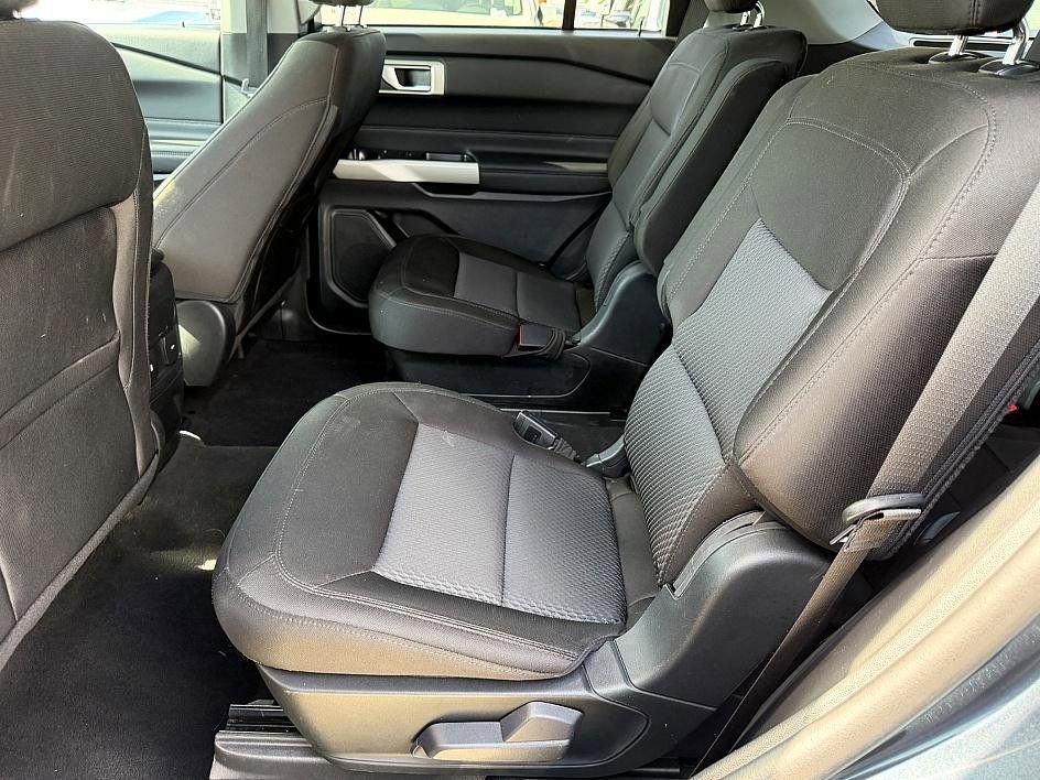 Used 2023 Ford Explorer XLT image 31