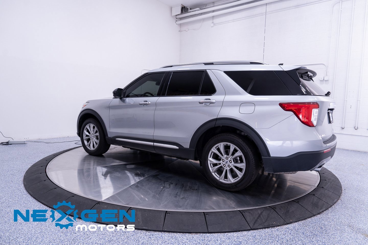 Used 2023 Ford Explorer Limited image 34