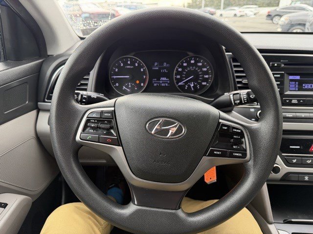 Used 2017 Hyundai Elantra SE image 15