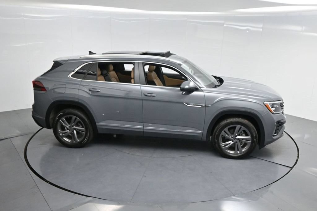 Used 2024 Volkswagen Atlas Cross Sport SEL R-Line AWD/4WD image 61