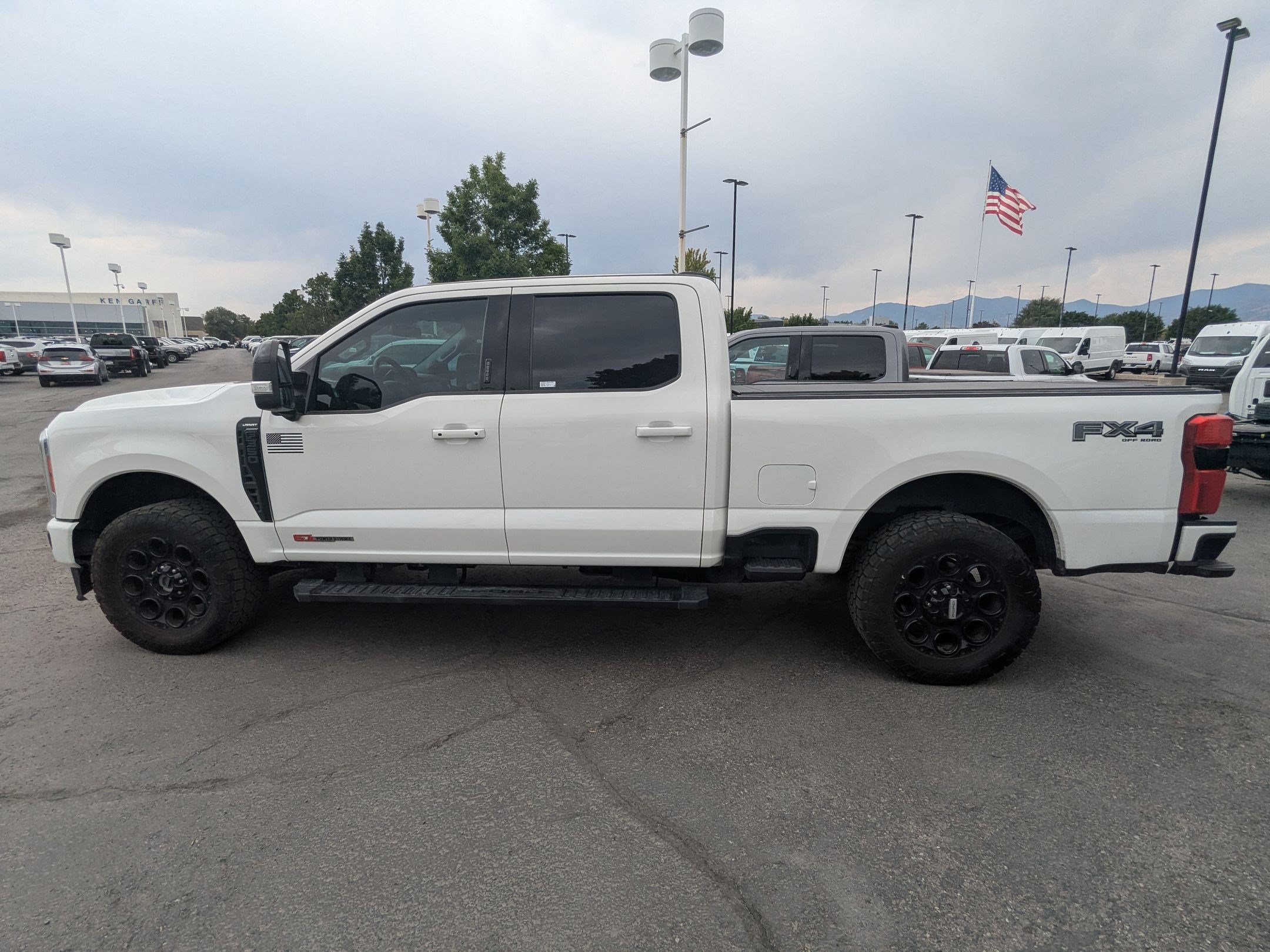 Used 2023 Ford F350 Lariat w/ Lariat Ultimate Package AWD/4WD image 9
