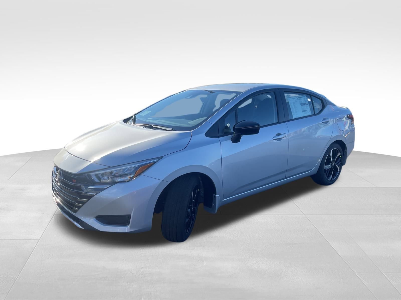New 2025 Nissan Versa SR w/ Trunk Package image 4