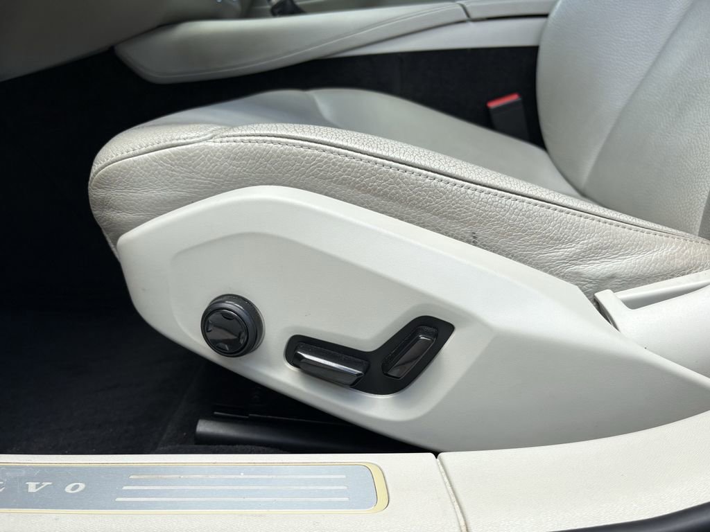 Used 2018 Volvo S90 T5 Momentum w/ Convenience Package FWD image 13