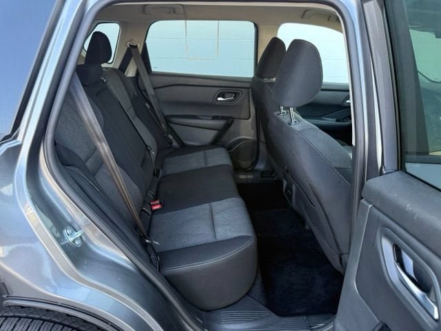 Used 2025 Nissan Rogue SV FWD image 12