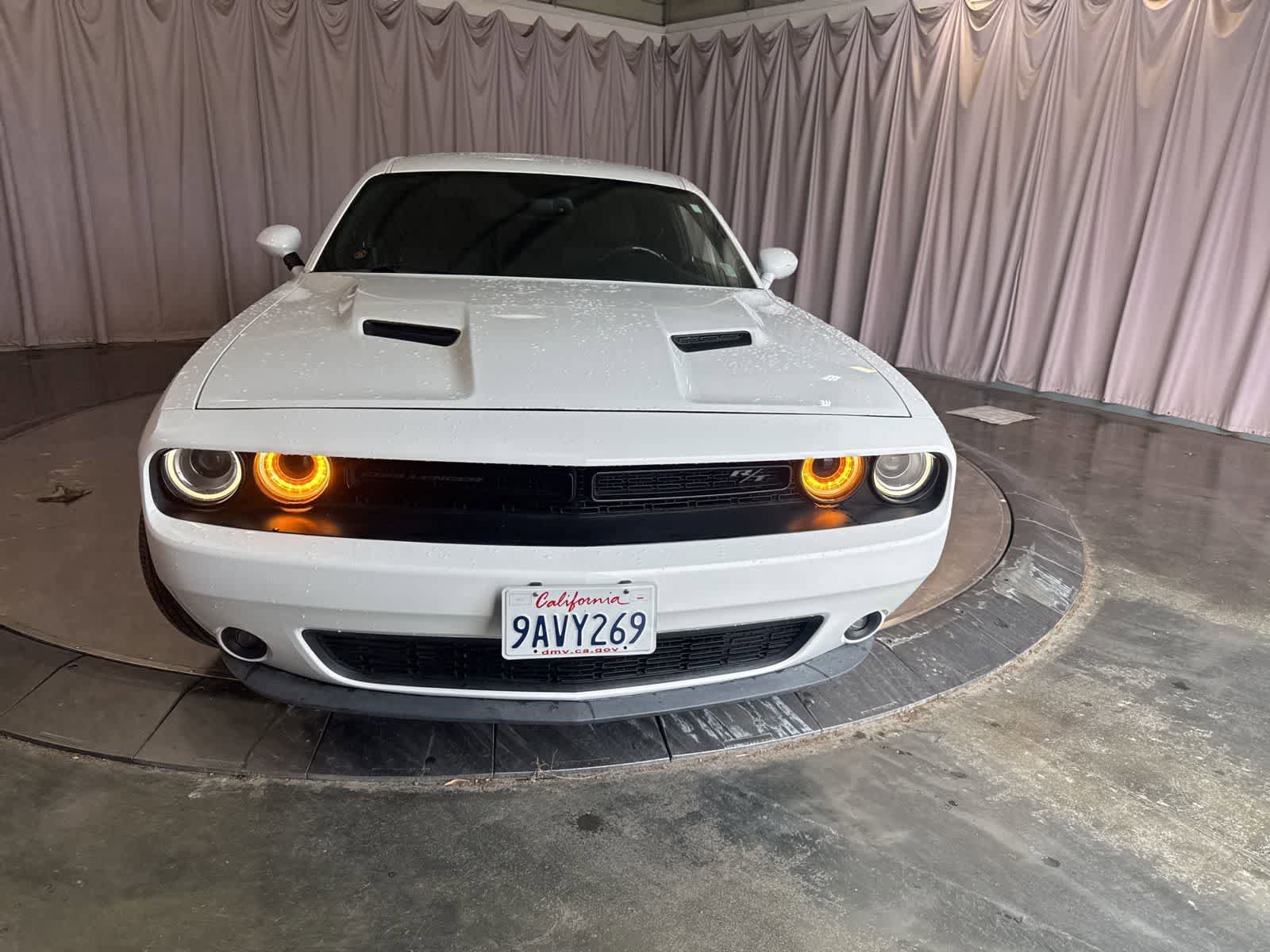 Used 2016 Dodge Challenger R/T w/ Driver Convenience Group RWD image 2