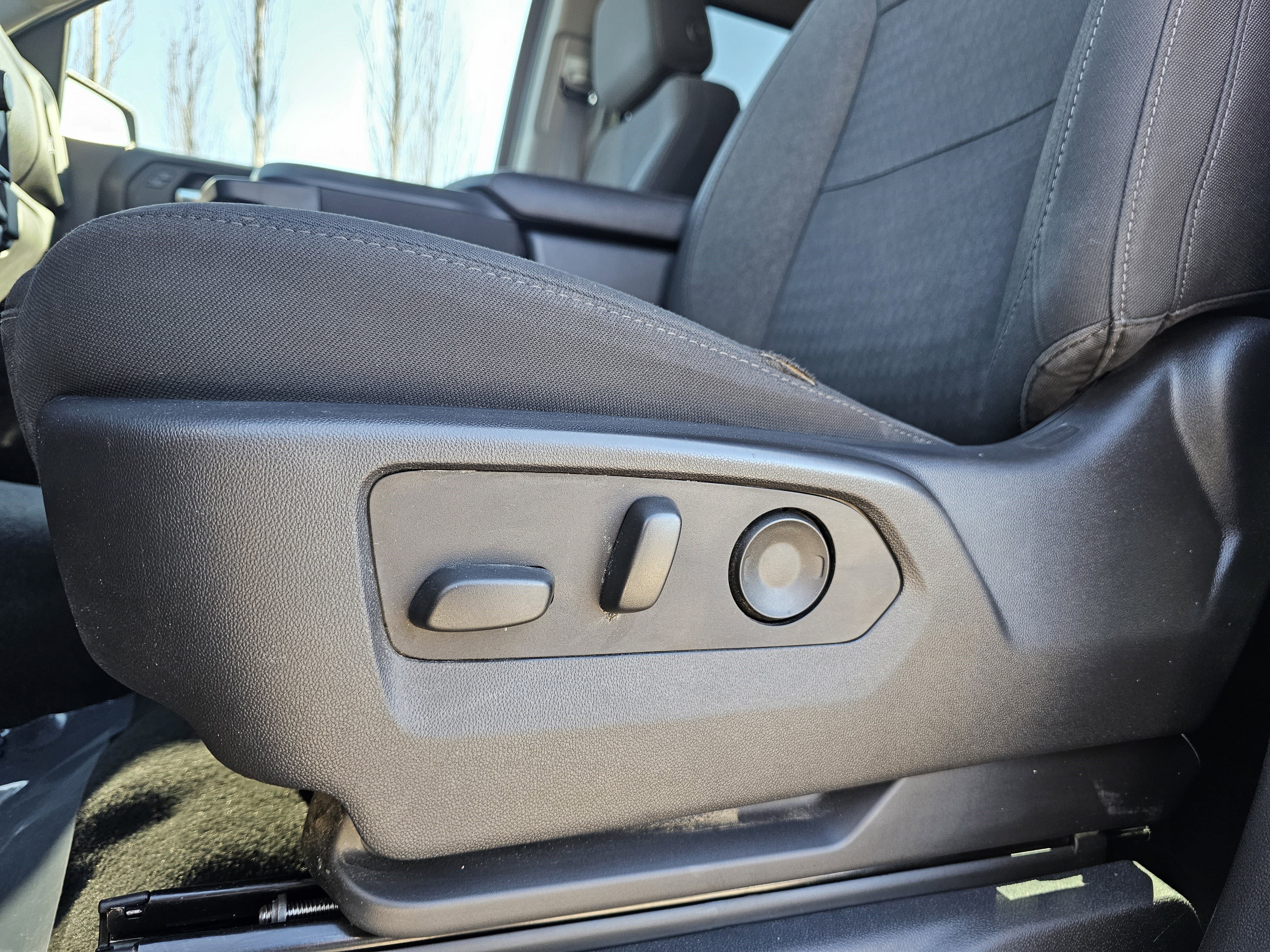 Used 2023 Chevrolet Silverado 1500 Custom image 10