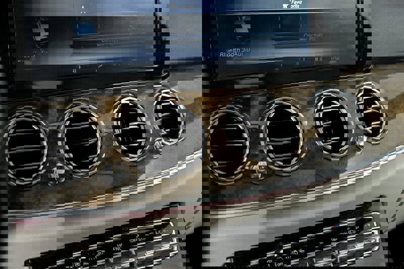 Used 2017 Mercedes-Benz E 300 4MATIC image 33