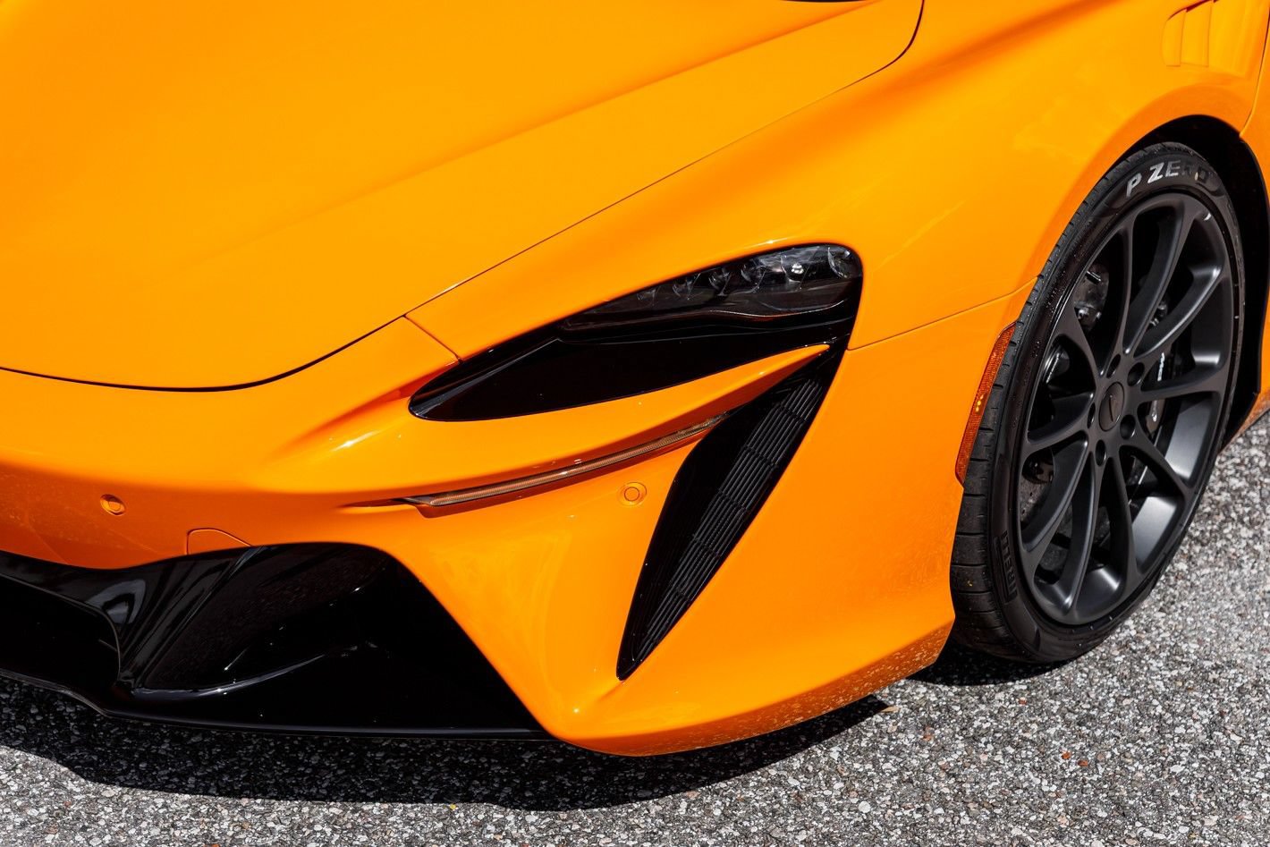 New 2026 McLaren Artura RWD image 20