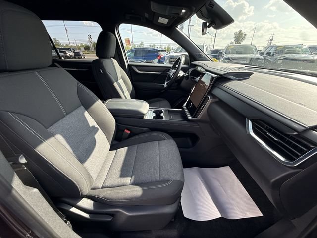Certified 2025 GMC Acadia Elevation AWD/4WD image 27