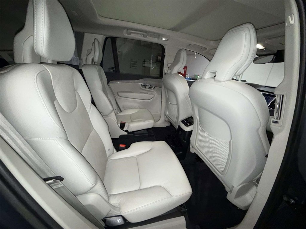 Used 2023 Volvo XC90 T8 Plus image 16