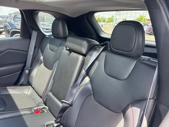 Used 2021 Jeep Cherokee Trailhawk w/ Sun, Sound & Nav Group AWD/4WD image 8