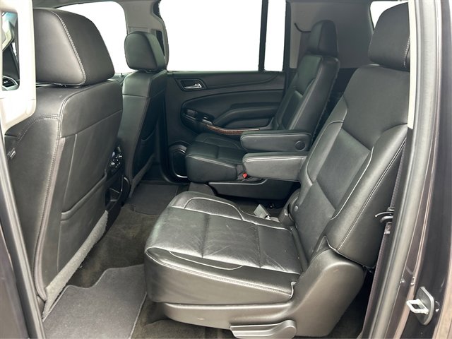 Used 2017 Chevrolet Suburban Premier image 11