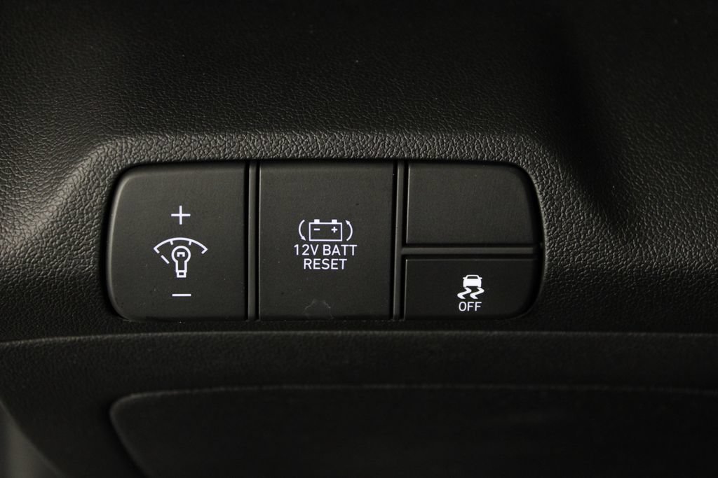 Certified 2026 Hyundai Elantra SEL FWD image 24