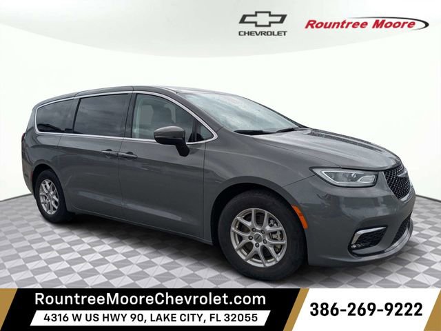 Used 2023 Chrysler Pacifica Touring-L image 1