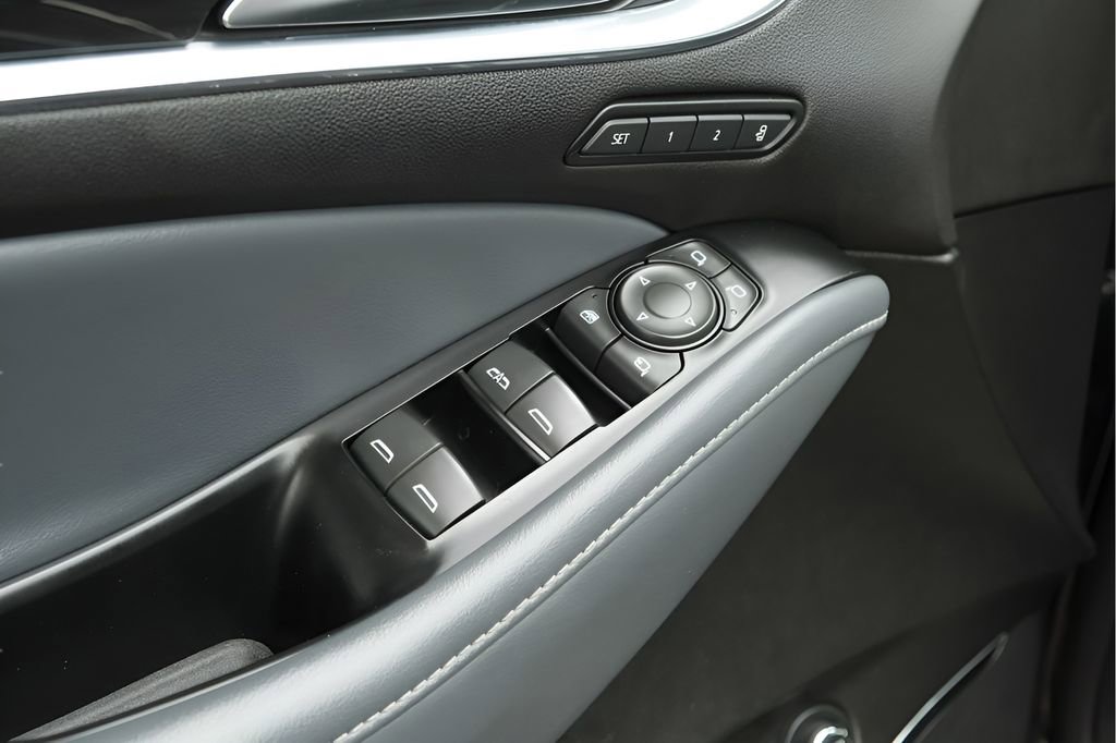 Used 2024 Buick Enclave Premium AWD/4WD image 28