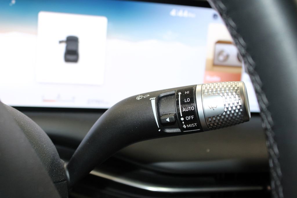 Used 2025 Genesis G80 2.5T image 23