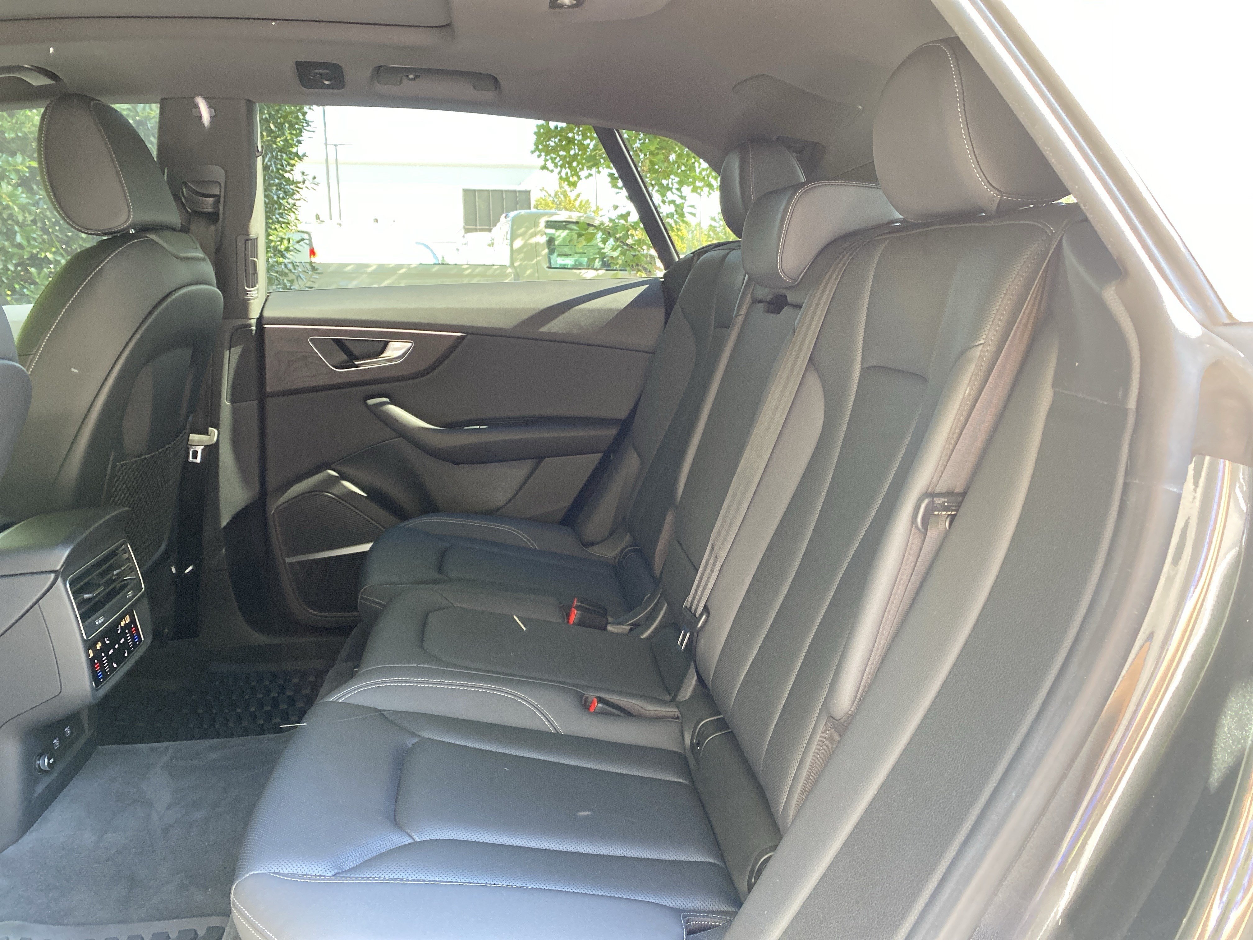 Used 2021 Audi Q8 Premium Plus AWD/4WD image 36