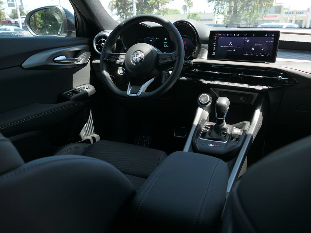 Used 2025 Alfa Romeo Tonale w/ Premium Package AWD/4WD image 22