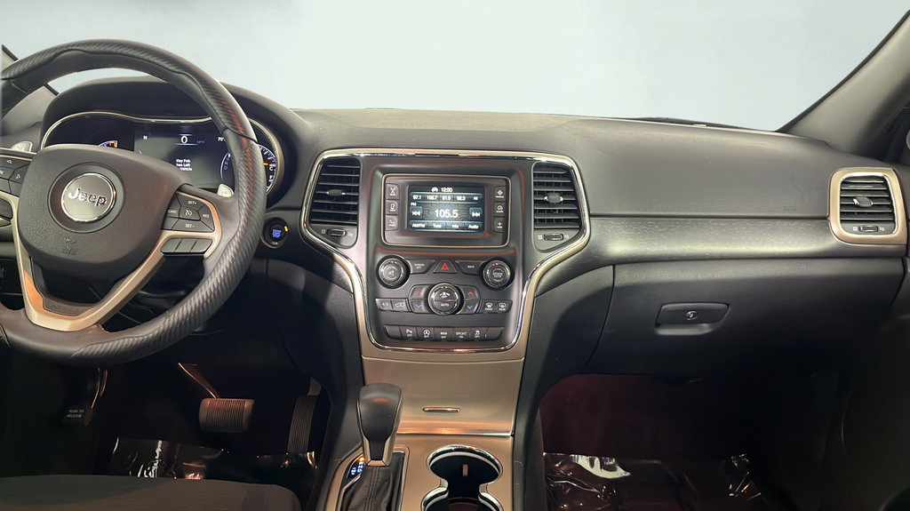 Used 2017 Jeep Grand Cherokee Laredo AWD/4WD image 23