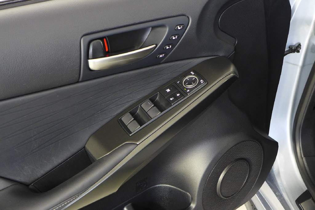 Used 2025 Lexus IS 350 F Sport w/ Navigation Package RWD image 12