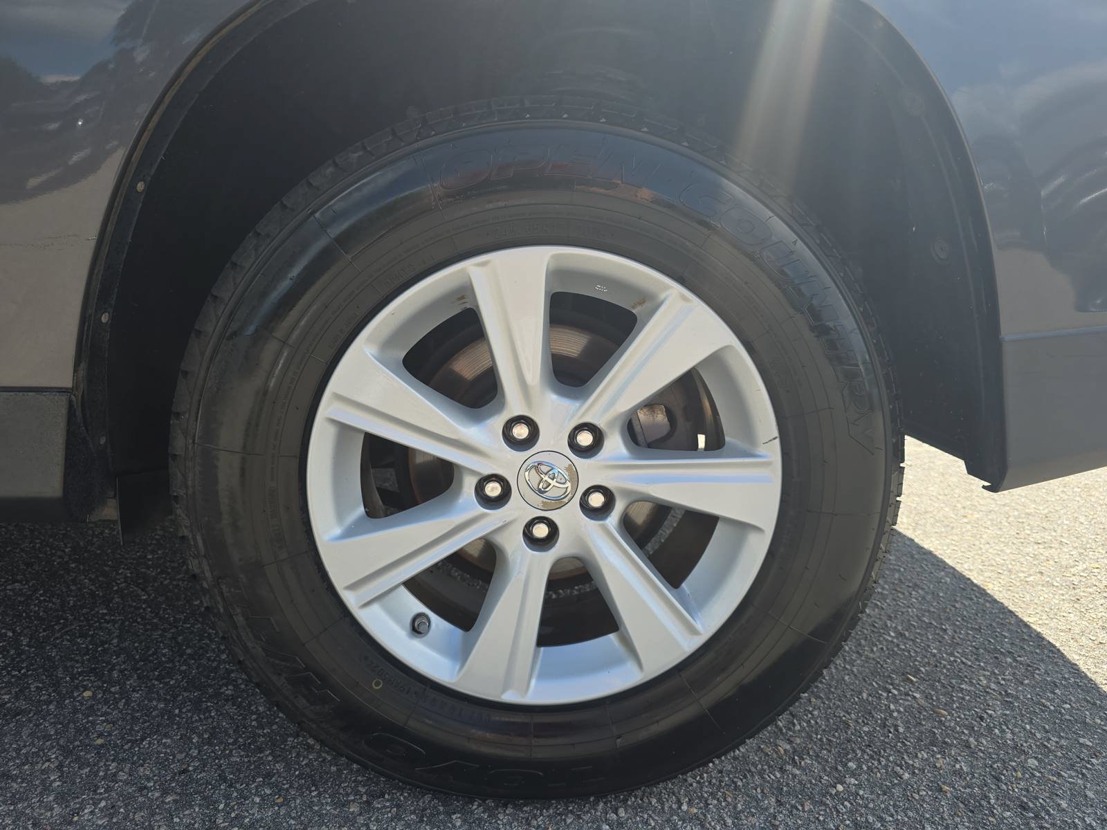 Used 2012 Toyota Highlander SE w/ Tow Pkg FWD image 31