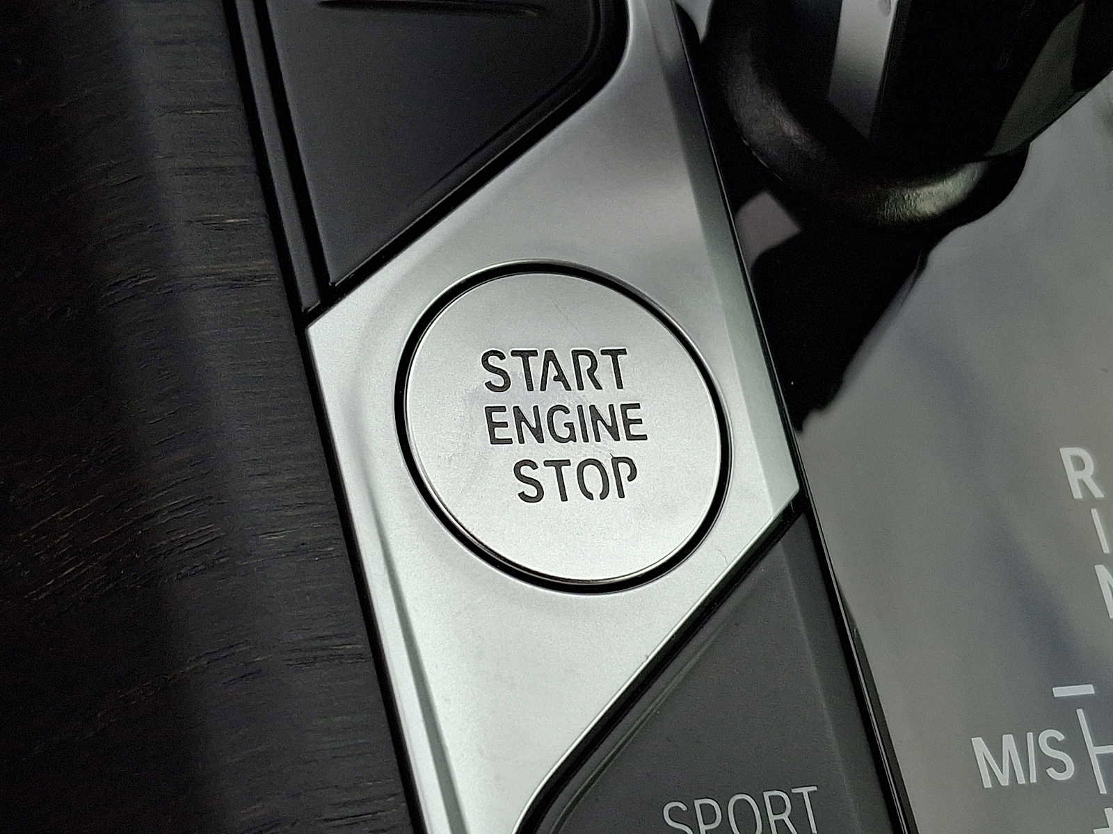 Used 2023 BMW 440i xDrive Convertible w/ Premium Package image 17