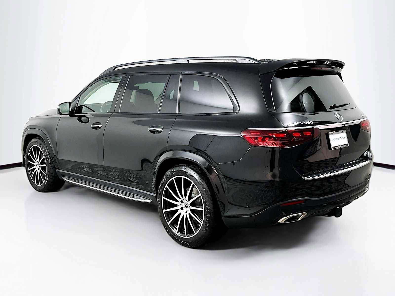 Used 2024 Mercedes-Benz GLS 580 4MATIC image 3