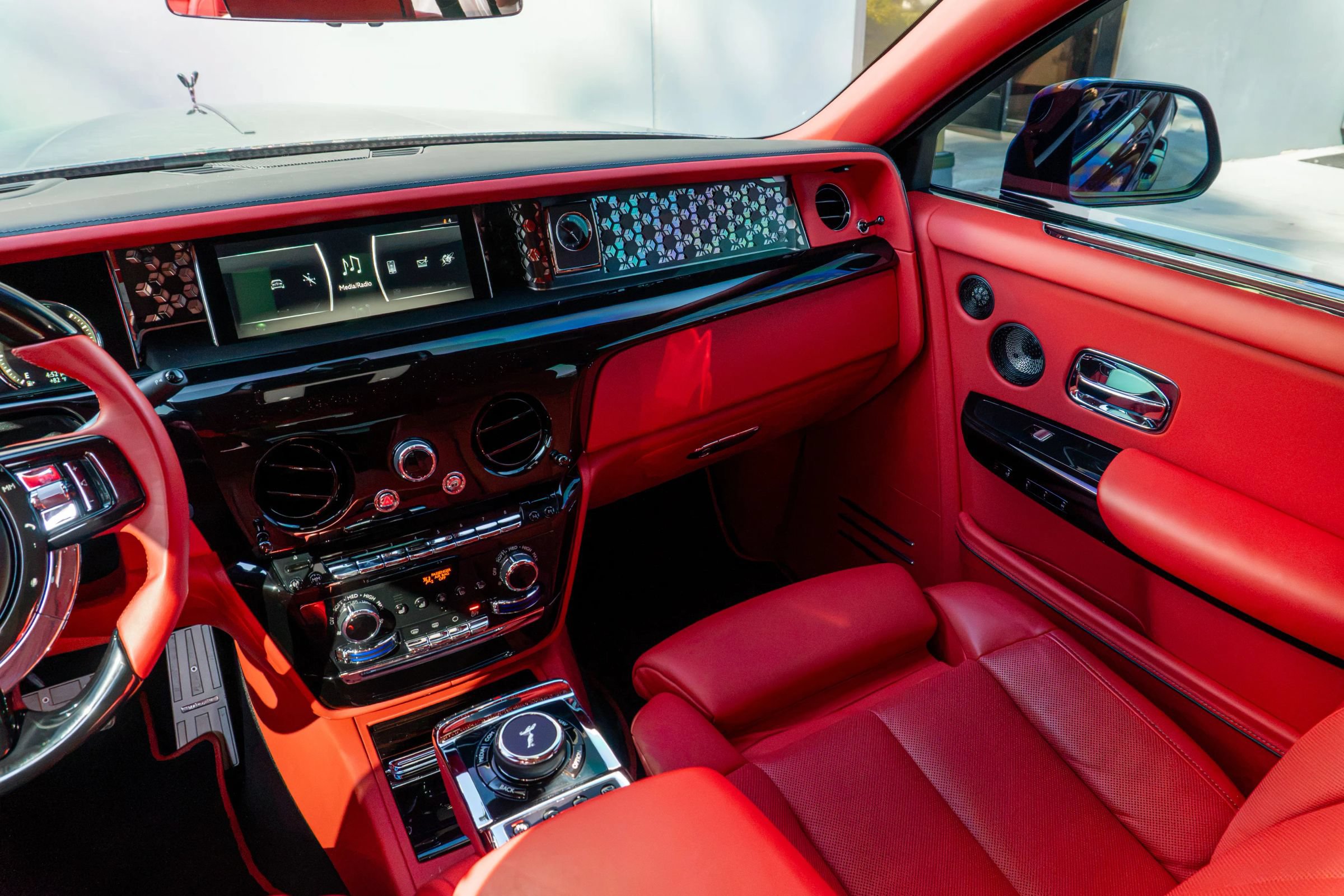 Used 2024 Rolls-Royce Phantom Sedan w/ The Phantom Package RWD image 73