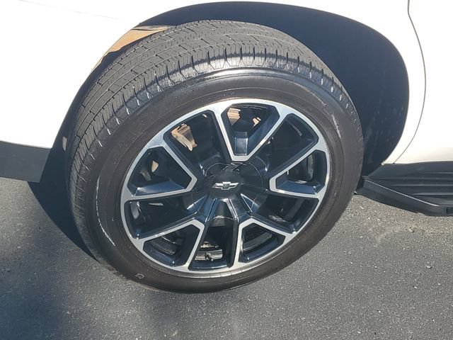Certified 2022 Chevrolet Tahoe RST w/ Luxury Package AWD/4WD image 5