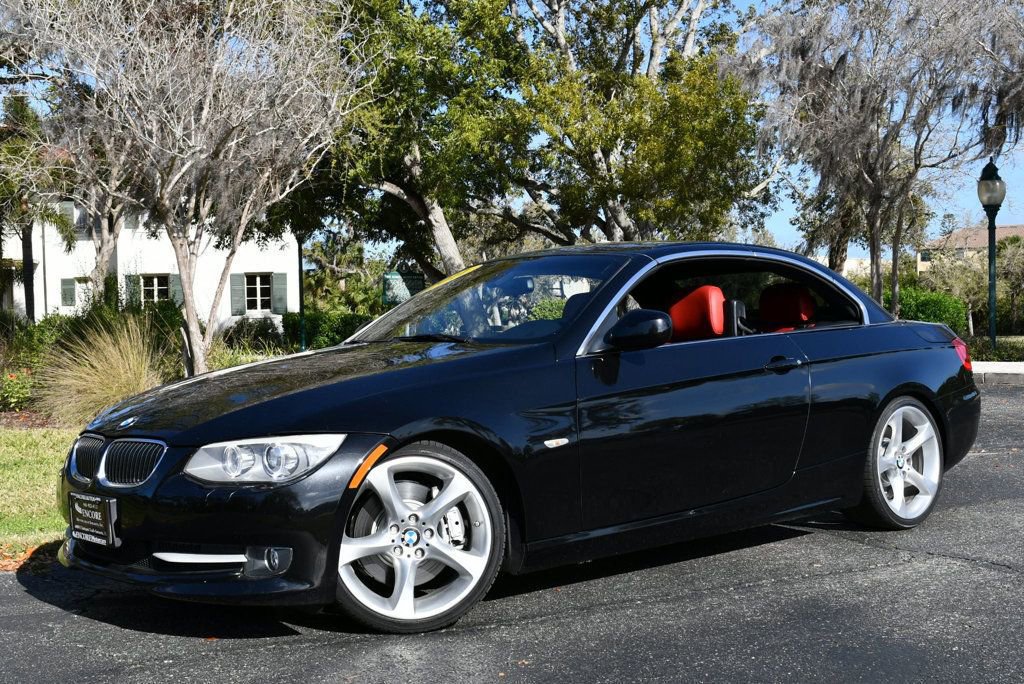 Used 2011 BMW 335i Convertible image 2