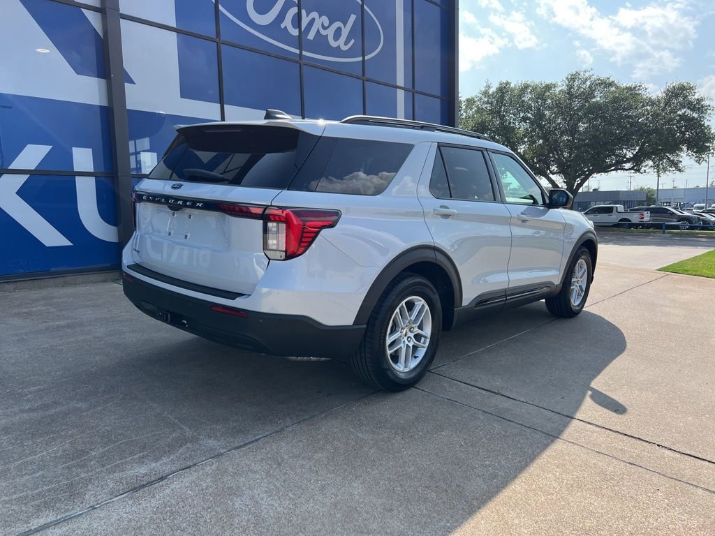 New 2026 Ford Explorer Active RWD image 7