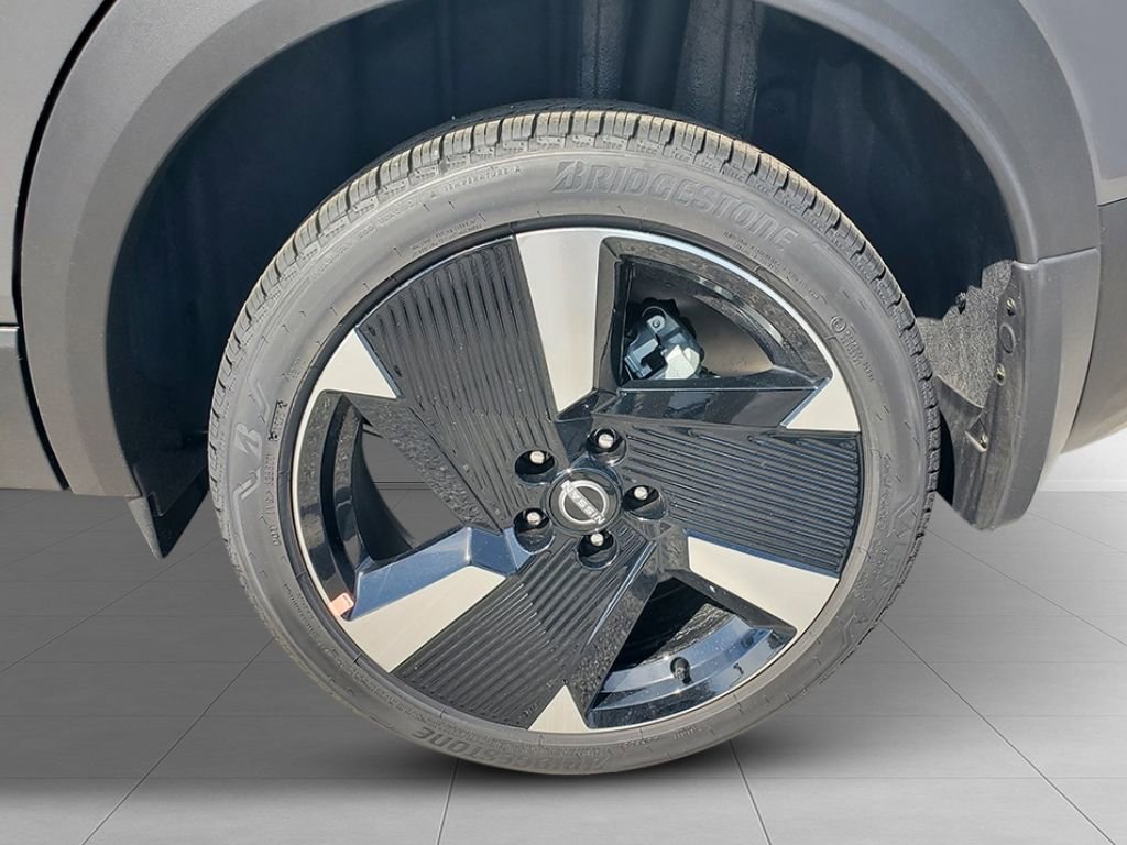 New 2026 Nissan Kicks SR FWD image 11