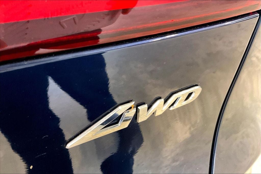 Used 2022 Genesis GV70 2.5T AWD/4WD image 25