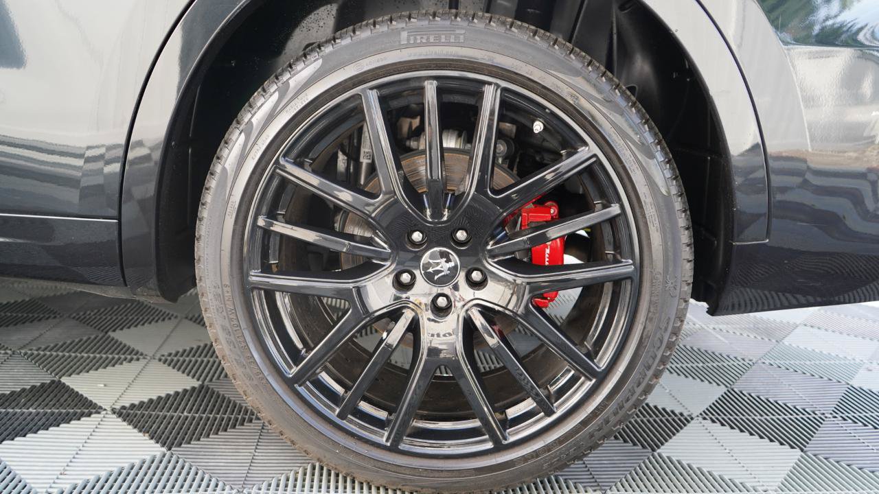 Used 2023 Maserati Levante Modena AWD/4WD image 23