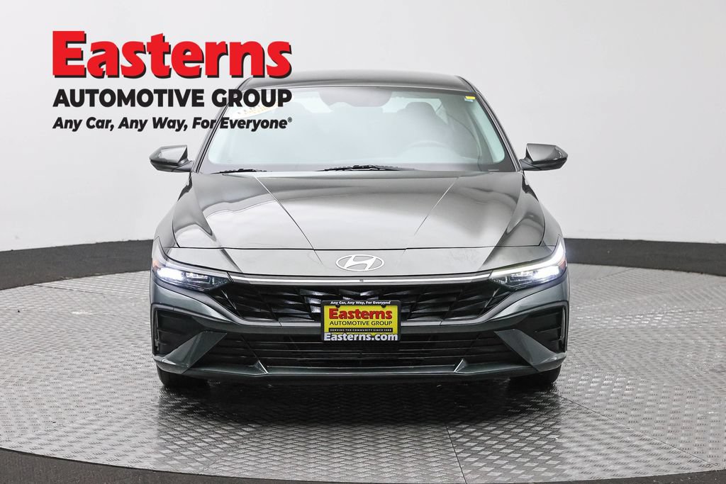 Used 2024 Hyundai Elantra SEL FWD image 2