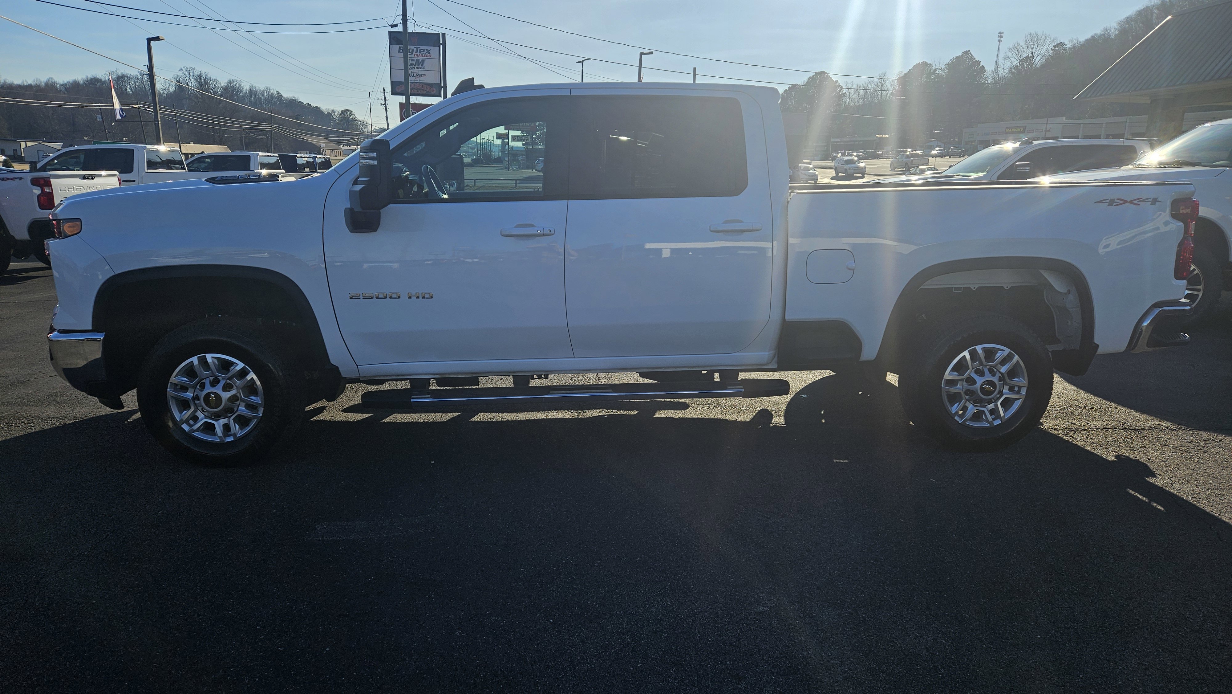 Used 2025 Chevrolet Silverado 2500 LT w/ Convenience Package AWD/4WD image 1