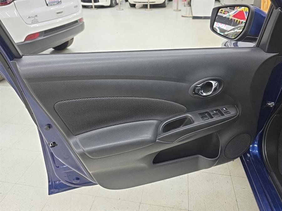 Used 2018 Nissan Versa SV w/ SV Special Edition image 12