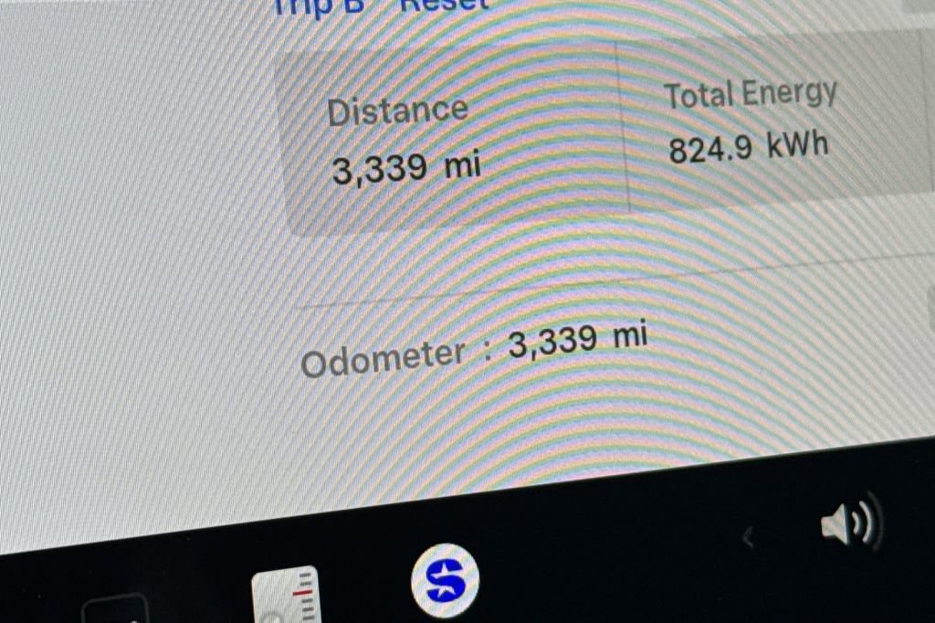 Used 2025 Tesla Model Y Long Range image 23