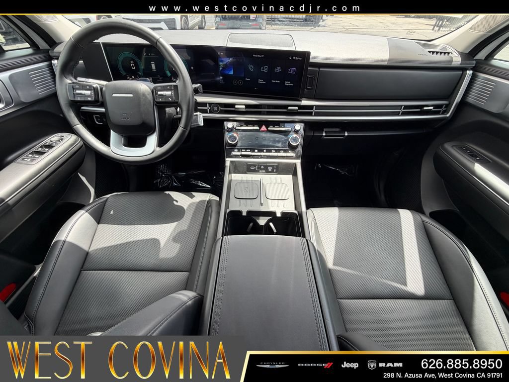 Used 2025 Hyundai Santa Fe SEL AWD/4WD image 15