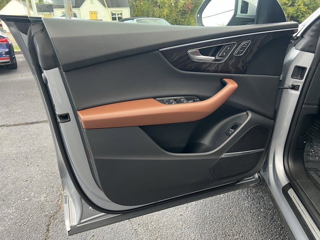 Used 2022 Audi Q8 Premium Plus w/ Premium Plus Package image 11