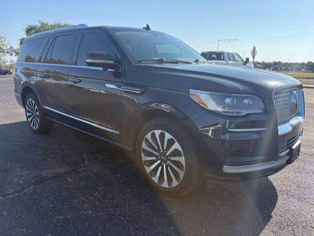 Used 2023 Lincoln Navigator L Reserve AWD/4WD image 6