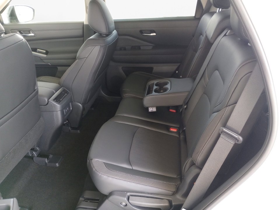 New 2026 Nissan Pathfinder SL w/ Cargo Package AWD/4WD image 13
