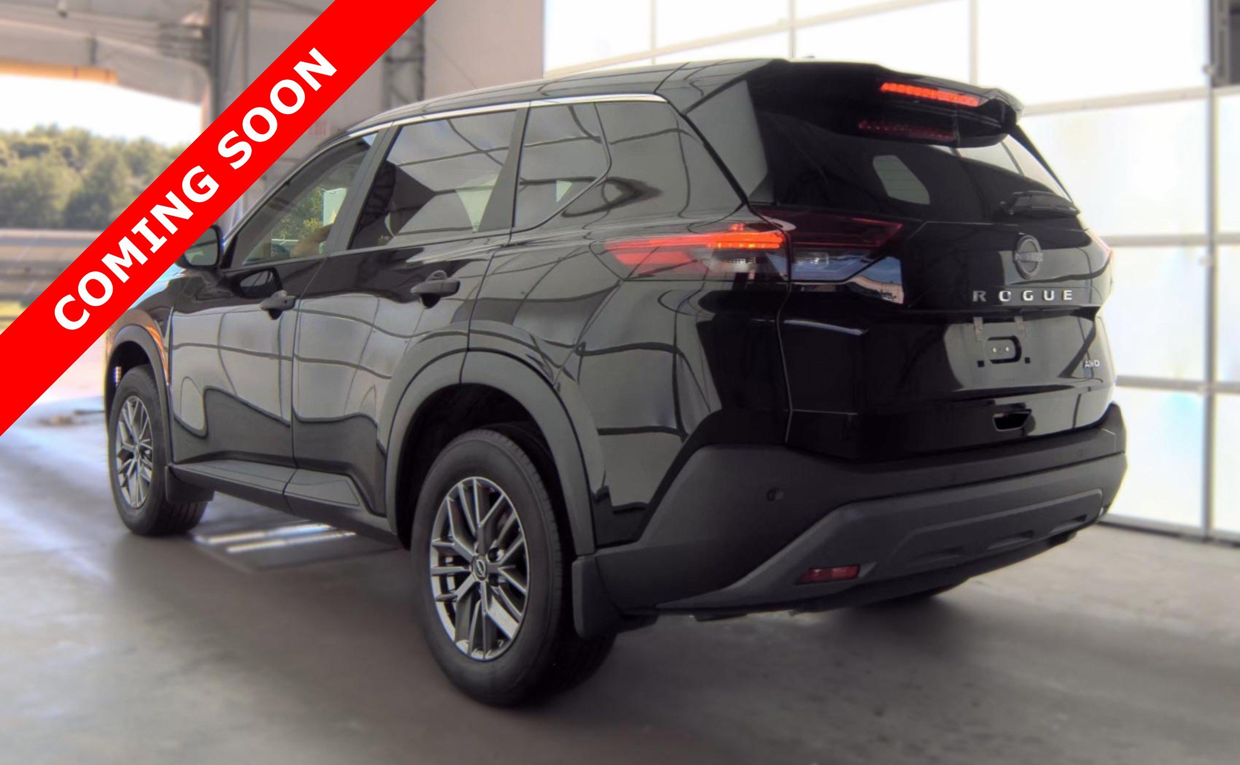Used 2023 Nissan Rogue S AWD/4WD image 5