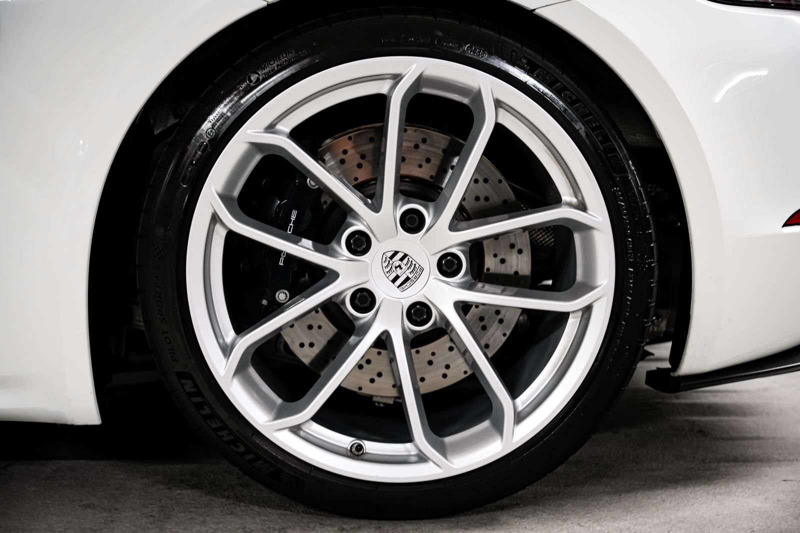 Used 2022 Porsche 718 Boxster Spyder RWD image 42