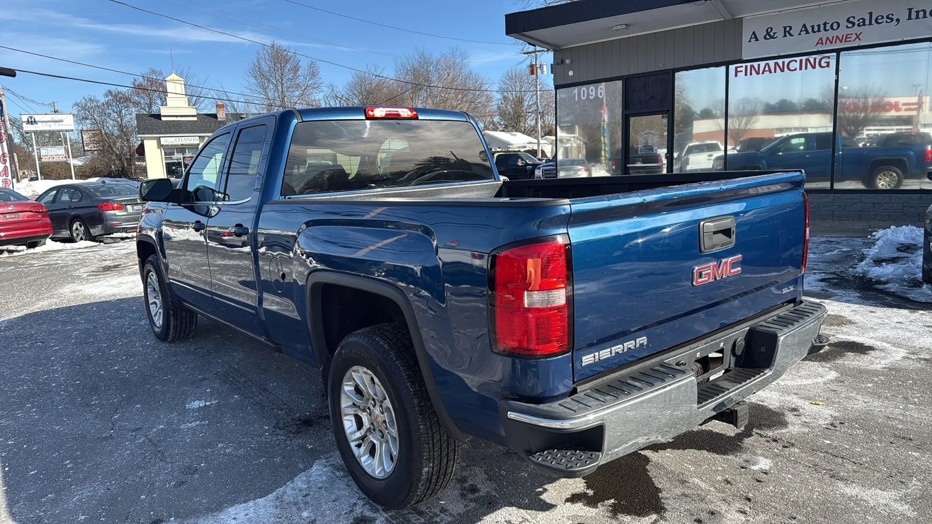 Used 2015 GMC Sierra 1500 SLE w/ SLE Value Package AWD/4WD image 7