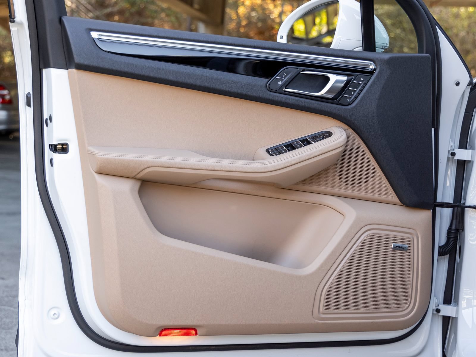 Certified 2026 Porsche Macan AWD/4WD image 25