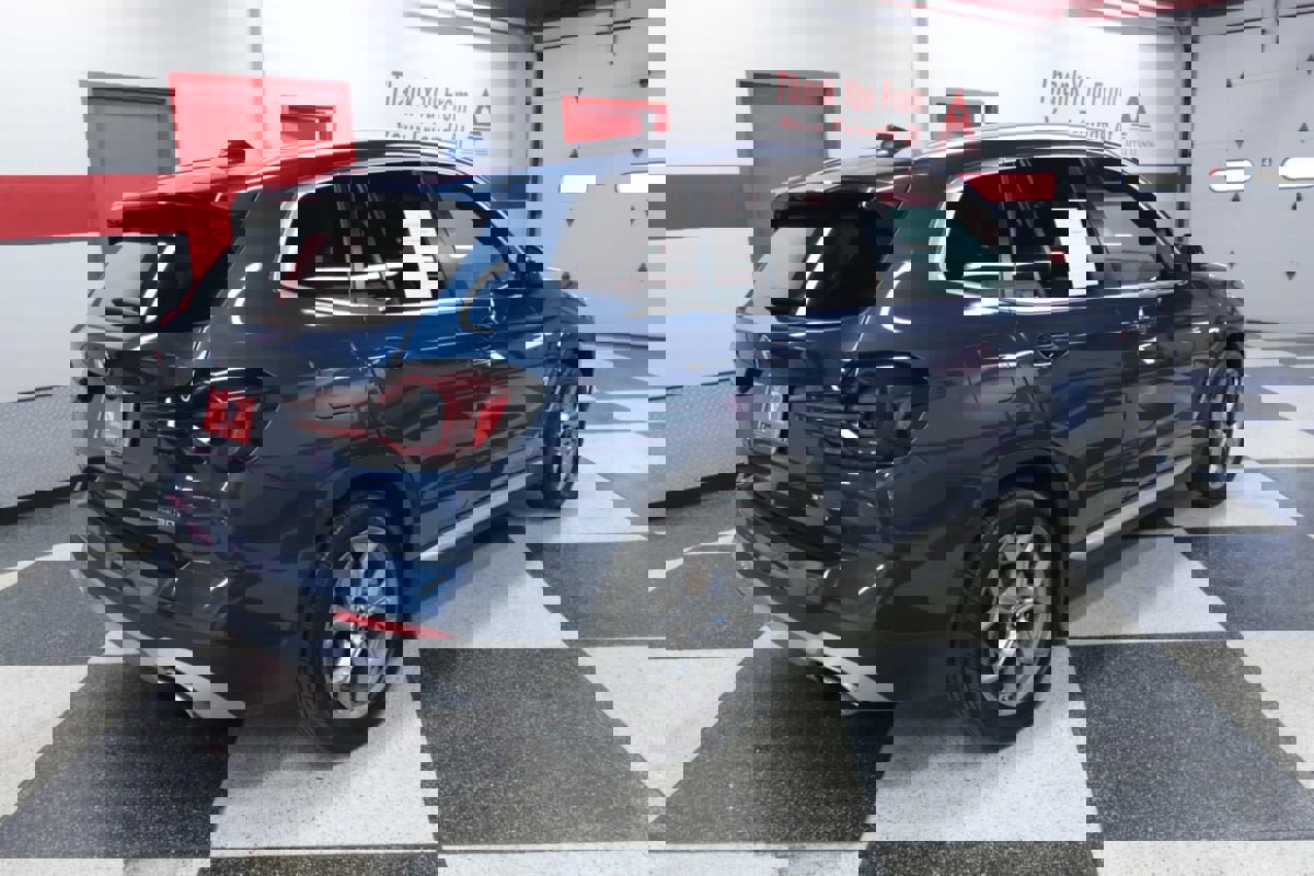 Used 2022 BMW X3 xDrive30i w/ Premium Package image 7