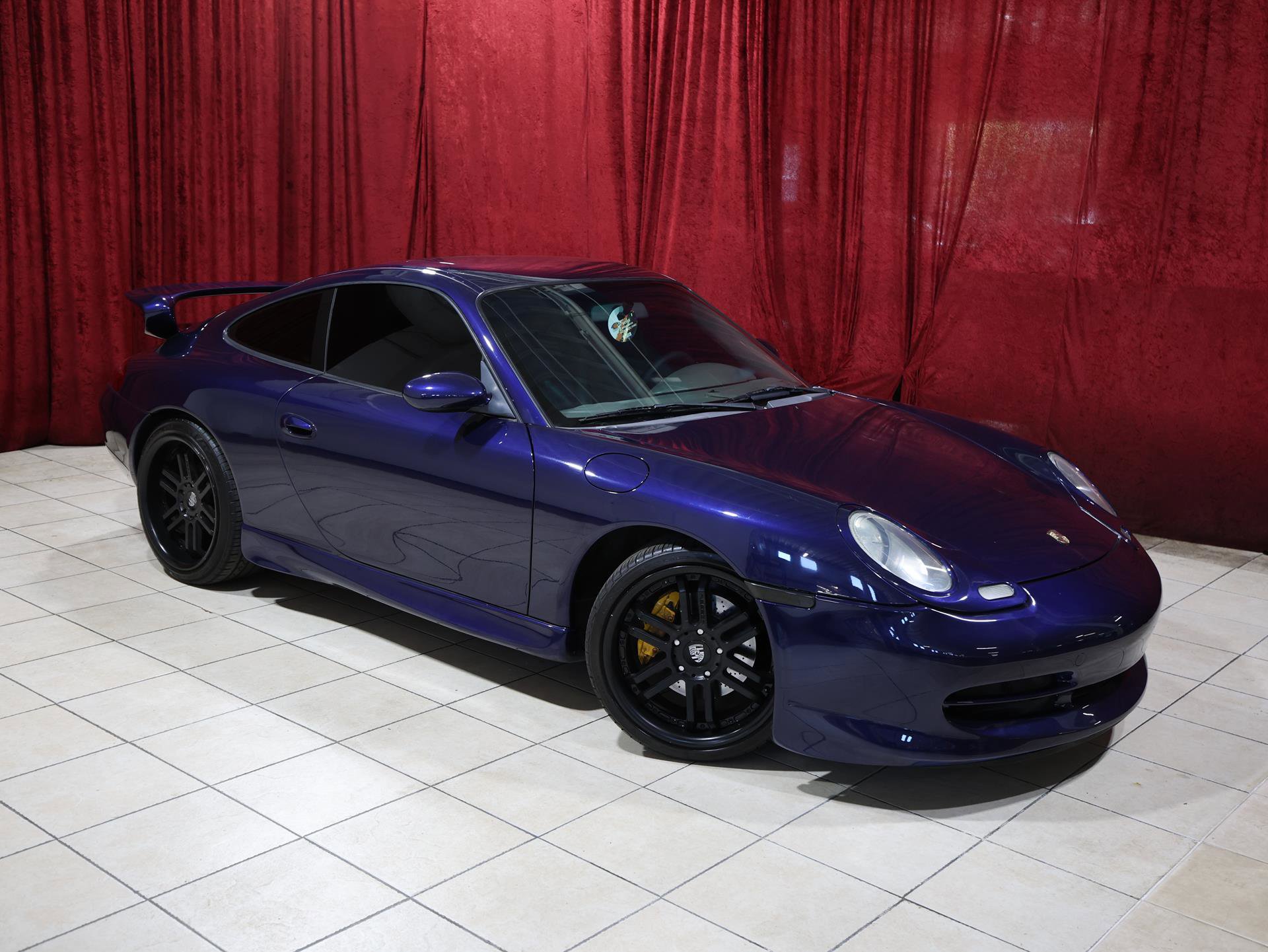 Used 2001 Porsche 911 Carrera RWD image 2