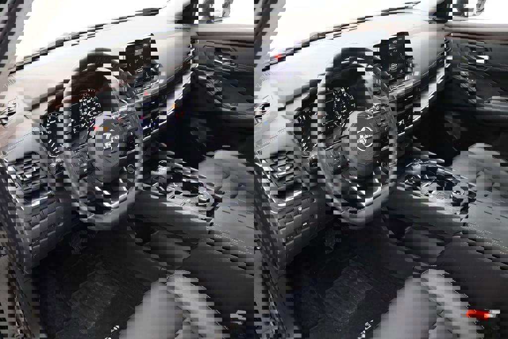 Used 2023 Nissan Rogue SV w/ SV Premium Package image 13