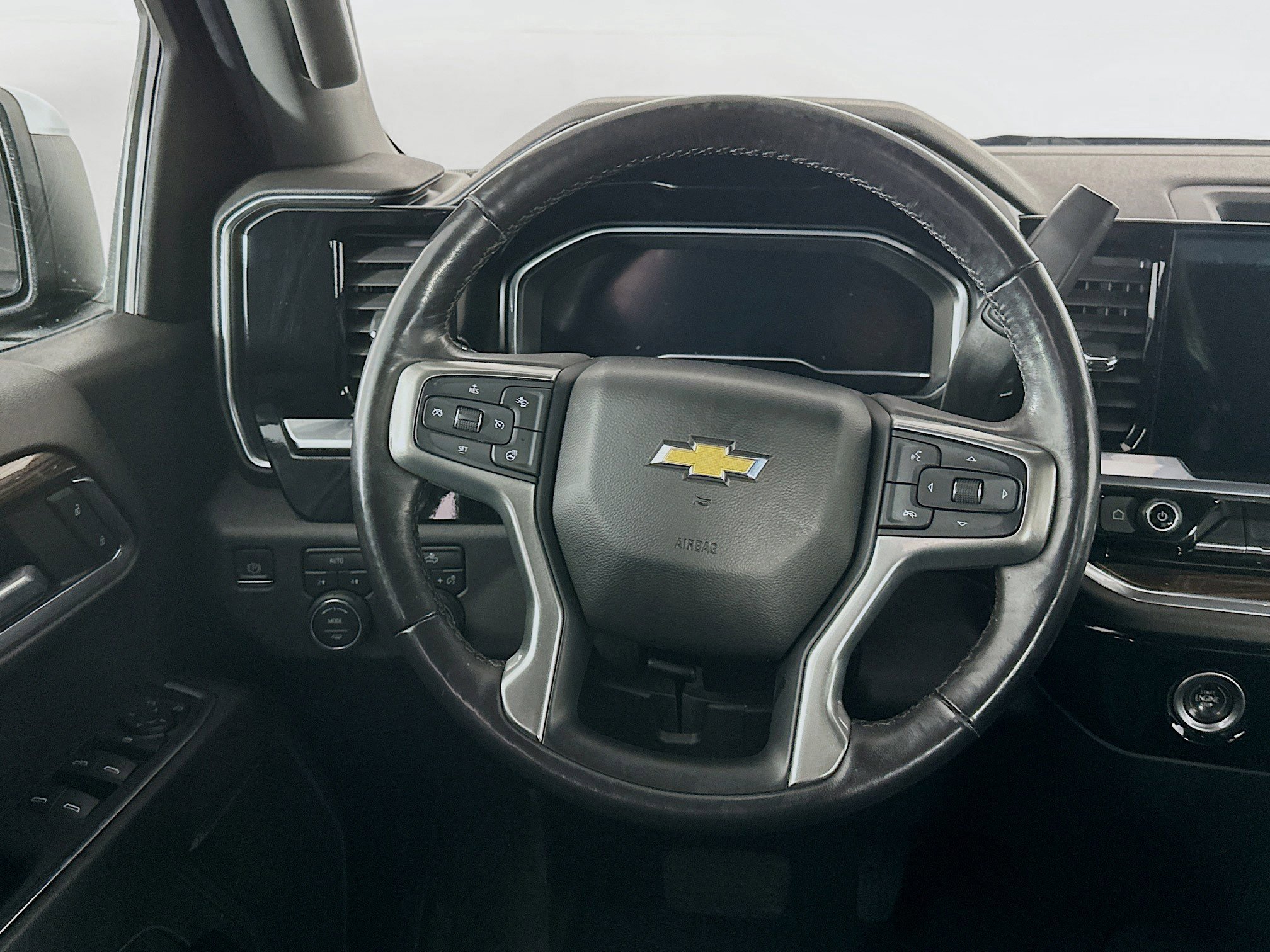 Used 2022 Chevrolet Silverado 1500 LT image 17